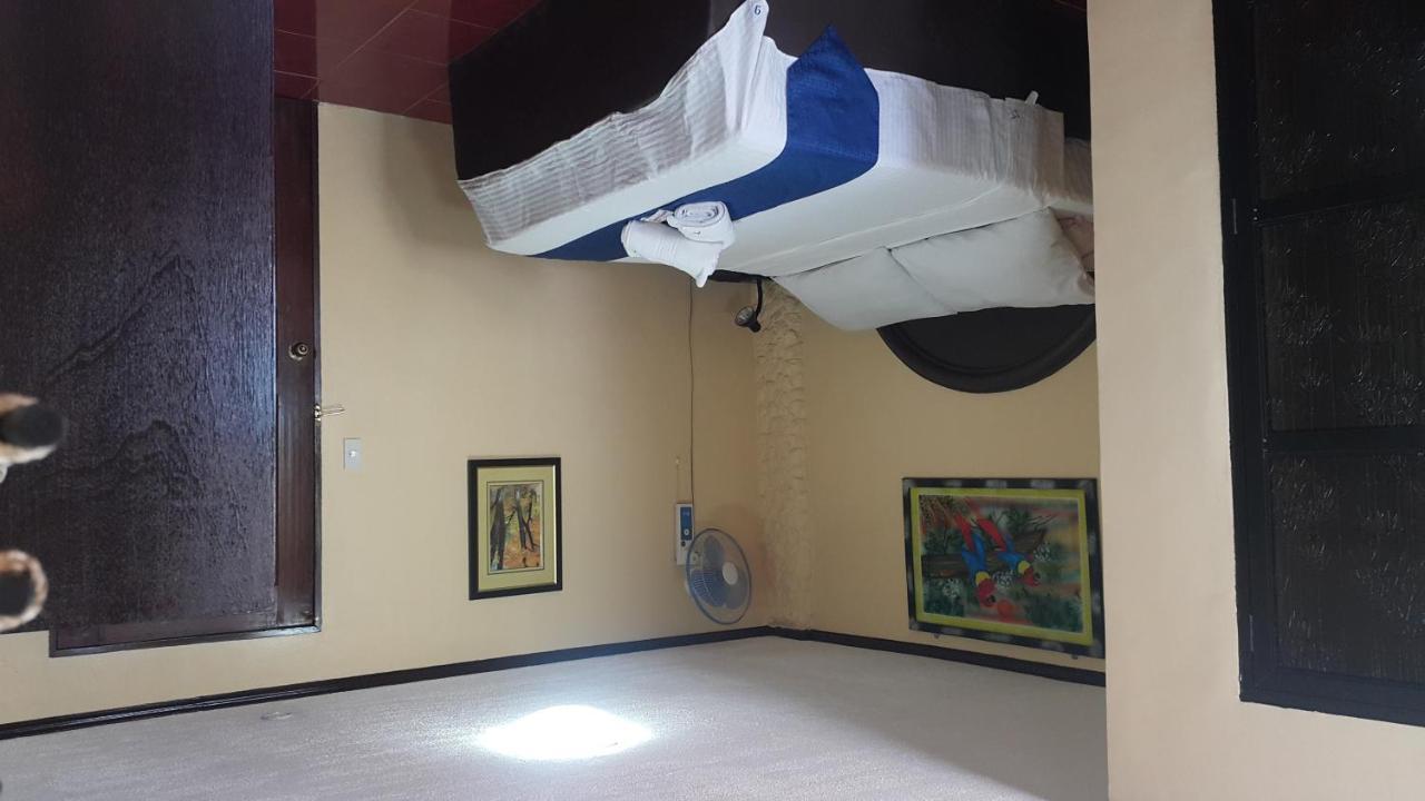 Treasure Island Resort Olongapo Quarto foto
